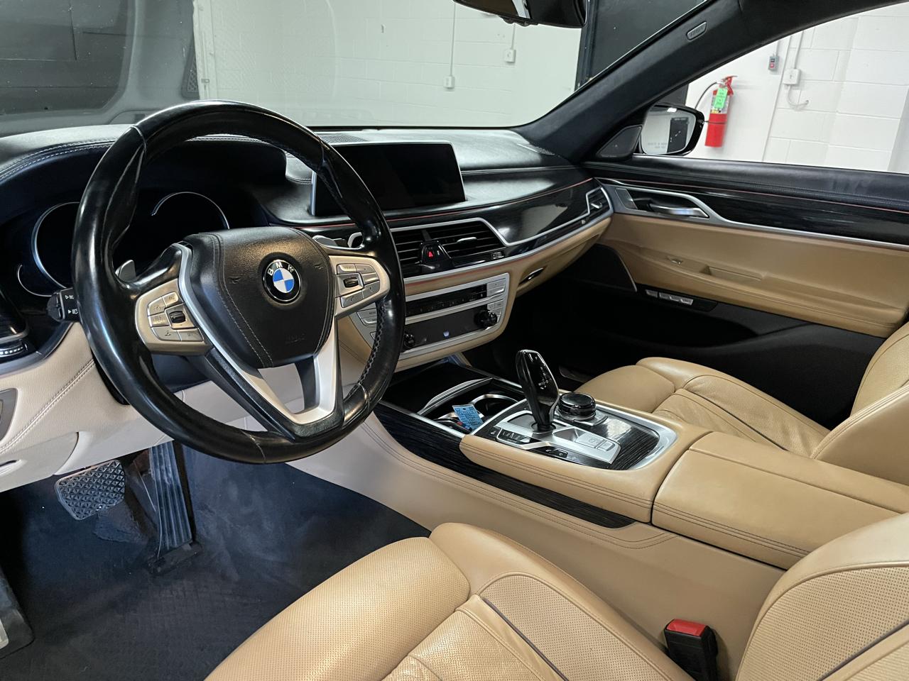 BMW 7-Series 750i xDrive 2016