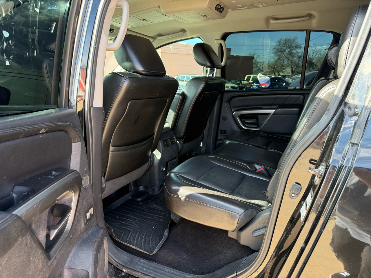 Nissan Armada  2015