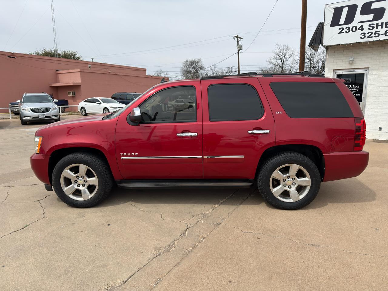 Chevrolet Tahoe  2012