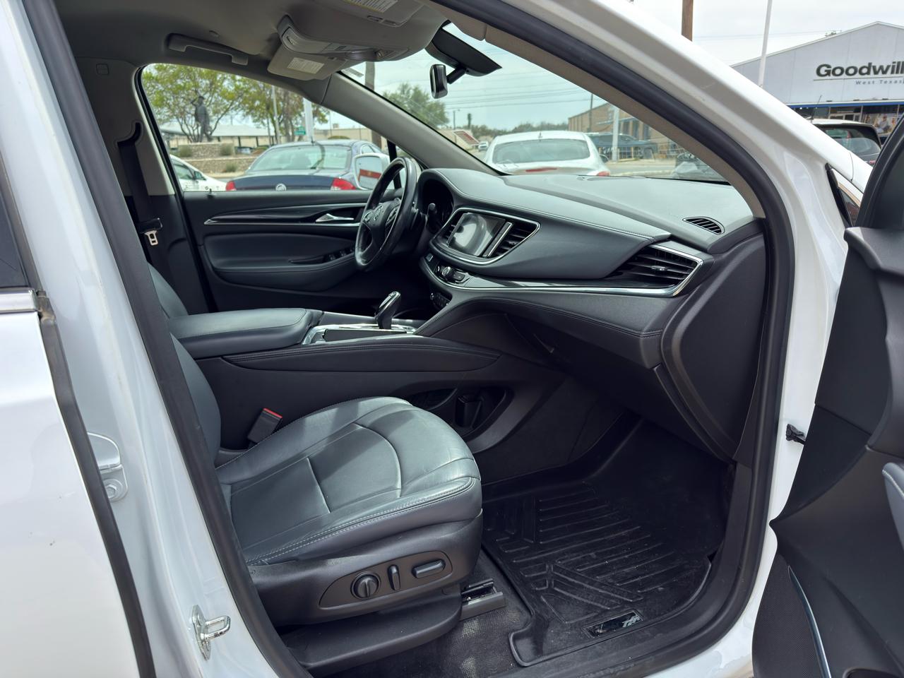 Buick Enclave Essence 2019