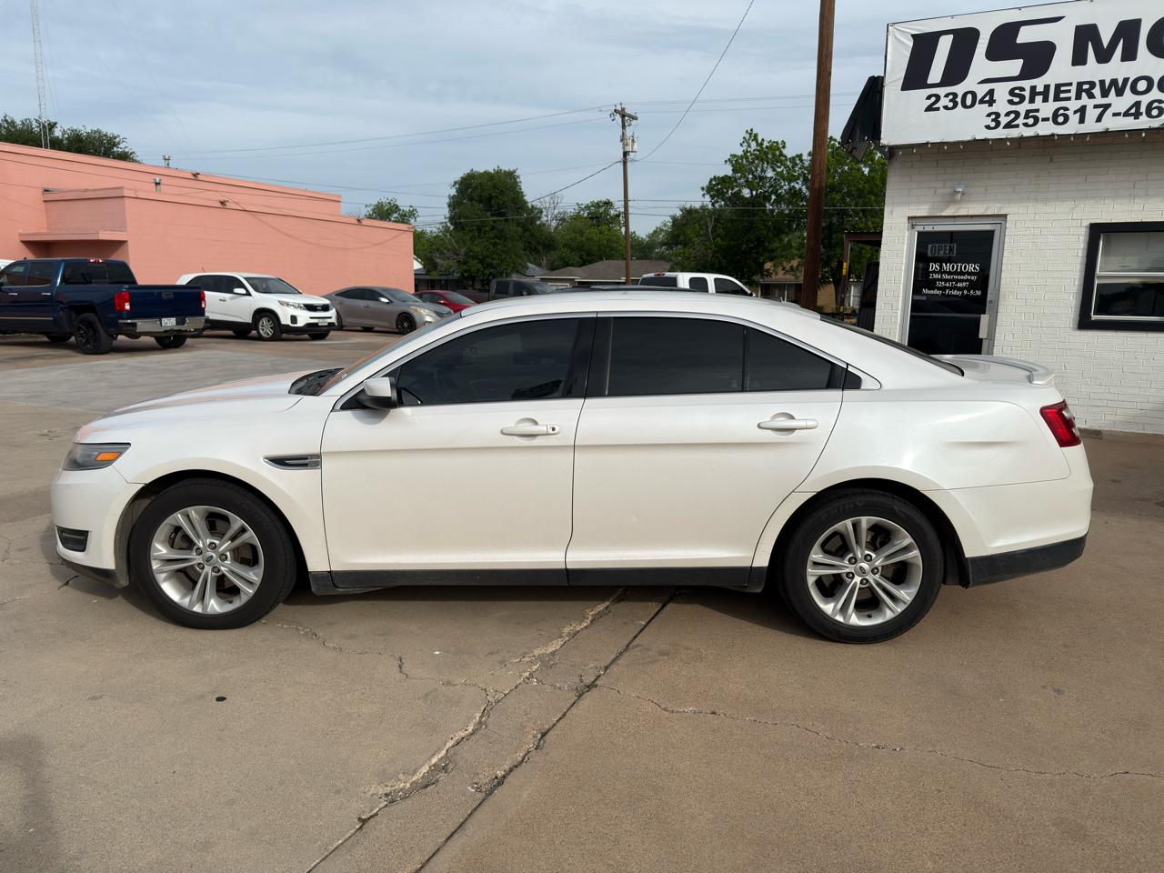 Ford Taurus  2013