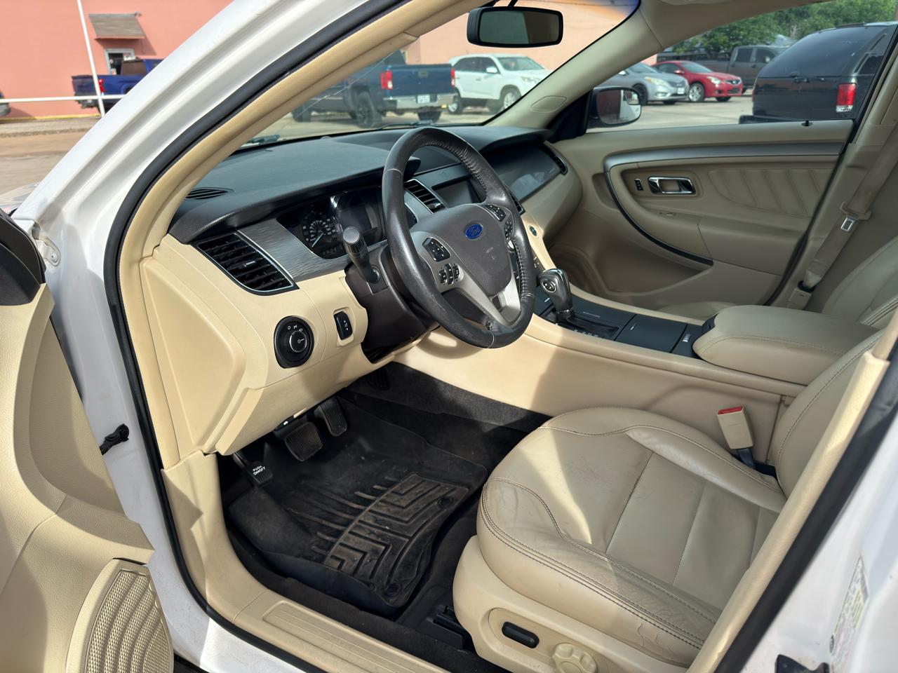 Ford Taurus  2013