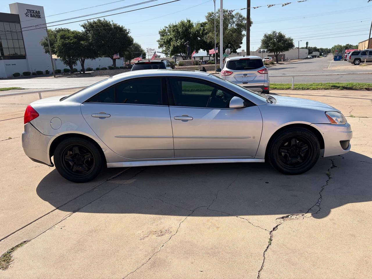 Pontiac G6  2010