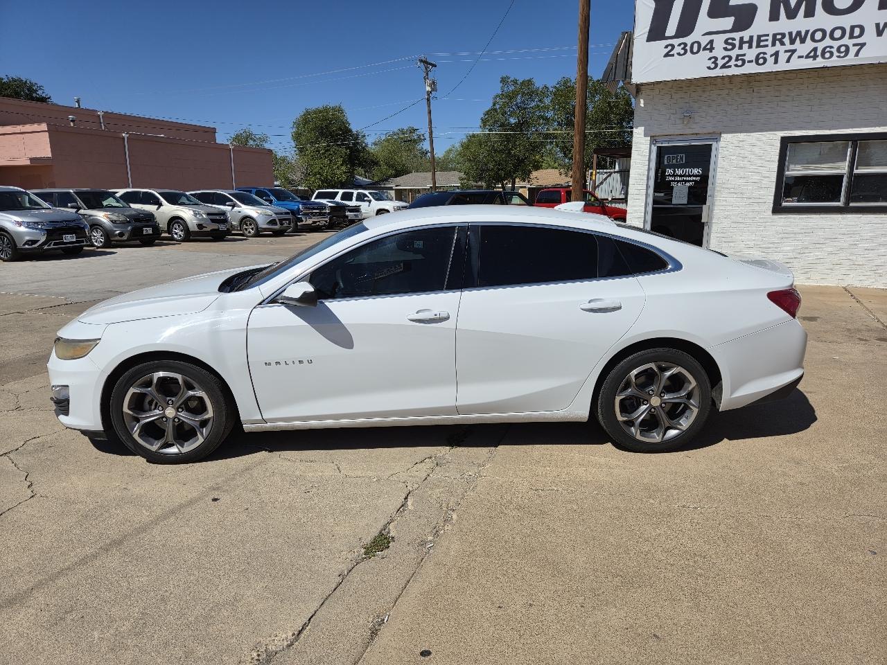 Chevrolet Malibu photo 2