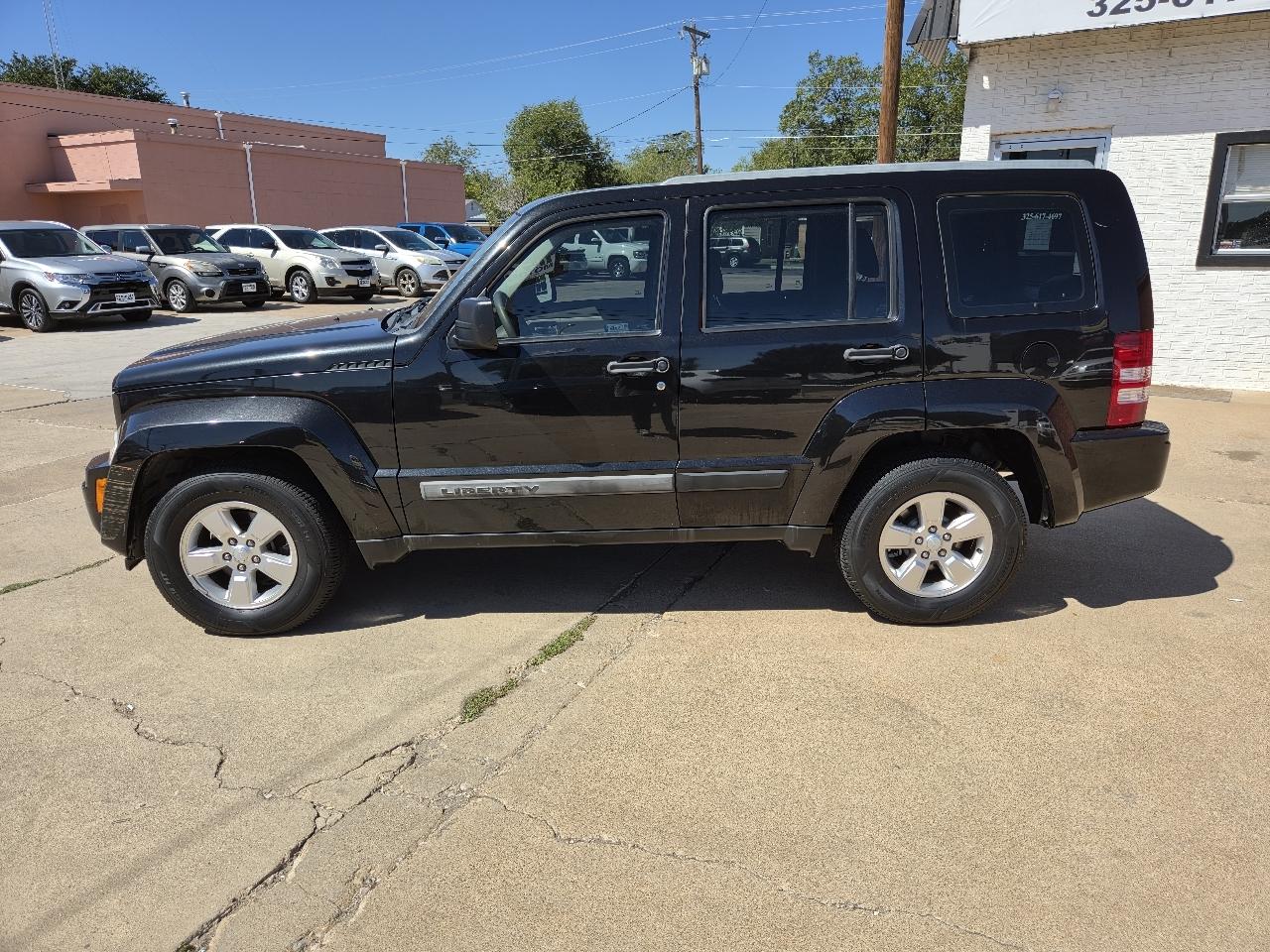 Jeep Liberty photo 2