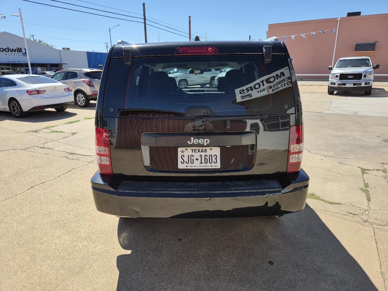 Jeep Liberty photo 4