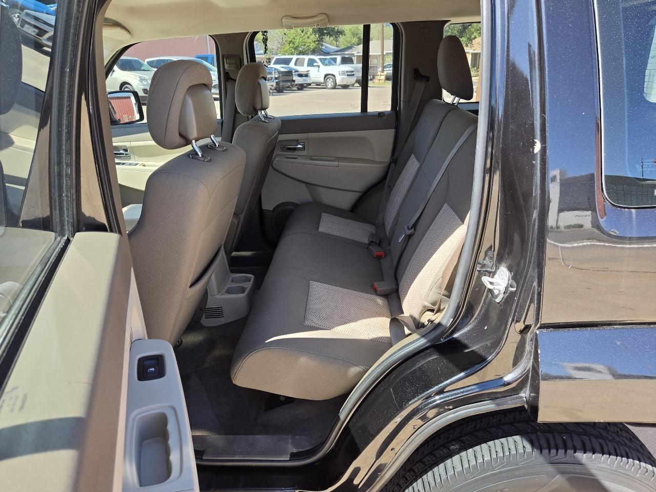 Jeep Liberty photo 7
