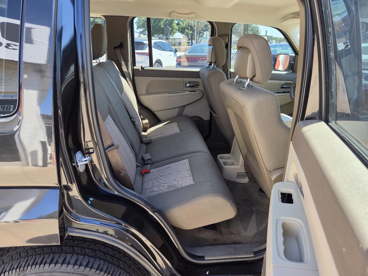 Jeep Liberty photo 8