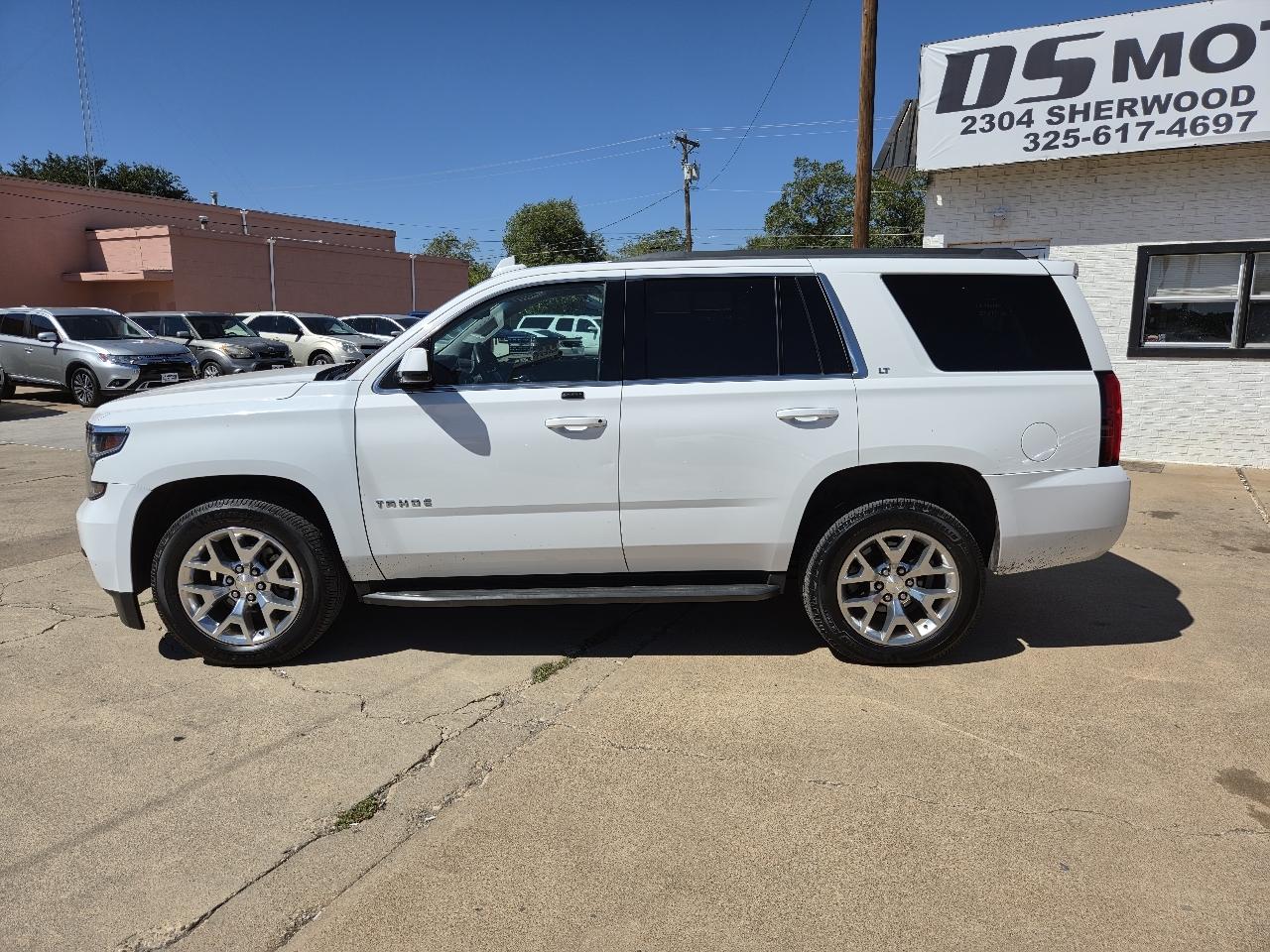 Chevrolet Tahoe photo 2