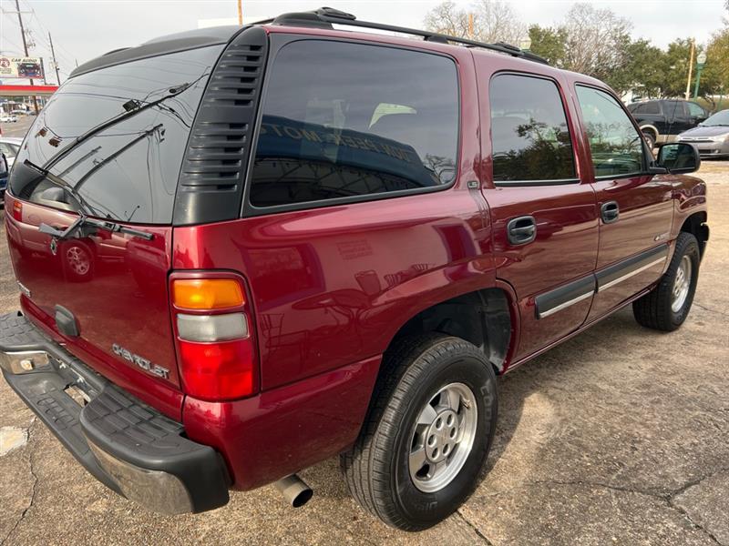 Chevrolet Tahoe 2WD 2001