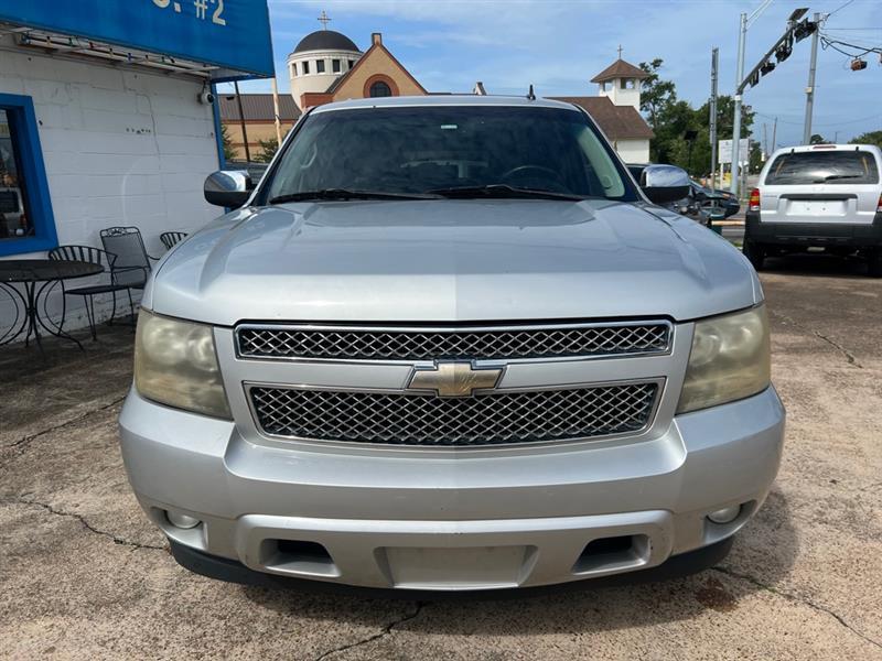 Chevrolet Suburban LS 1500 2WD 2011