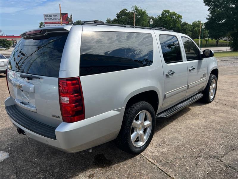Chevrolet Suburban LS 1500 2WD 2011