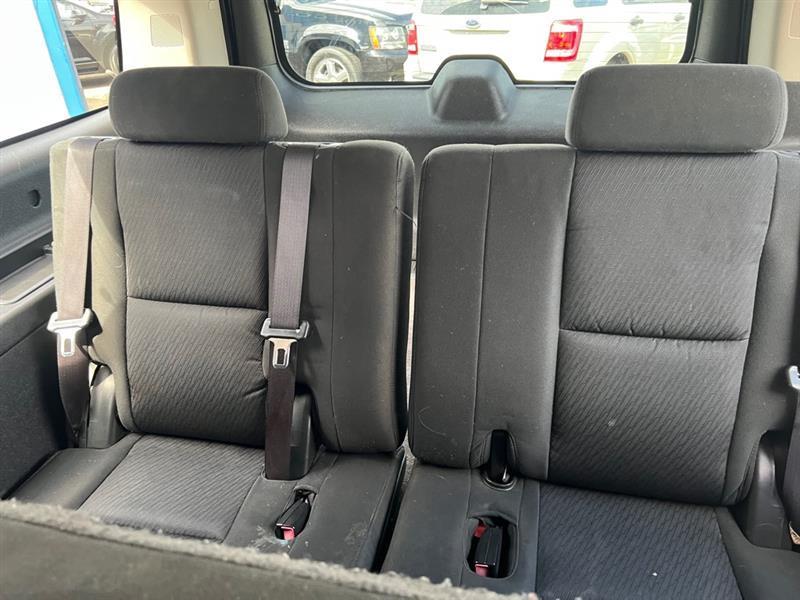 Chevrolet Suburban LS 1500 2WD 2011