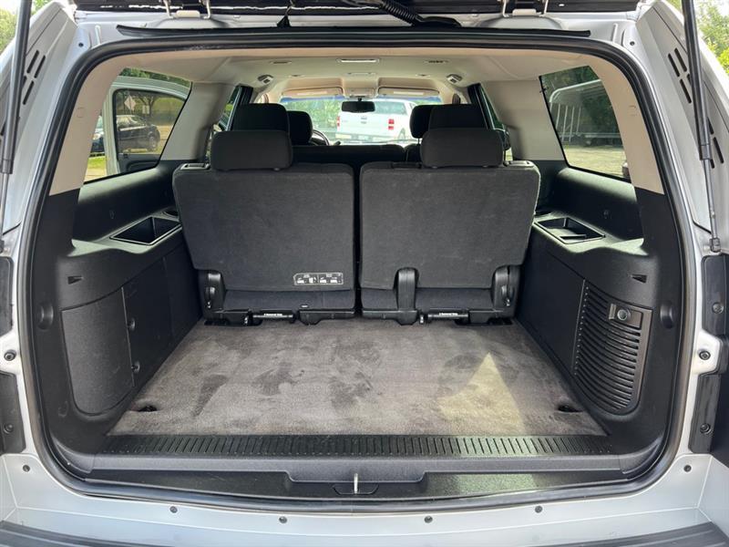 Chevrolet Suburban LS 1500 2WD 2011