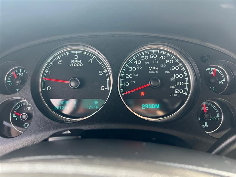 Chevrolet Suburban LS 1500 2WD 2011