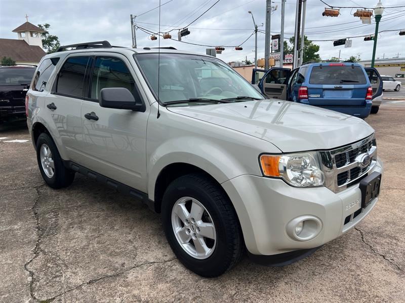 Ford Escape XLT FWD I4 2009