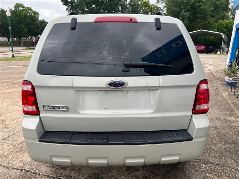 Ford Escape XLT FWD I4 2009