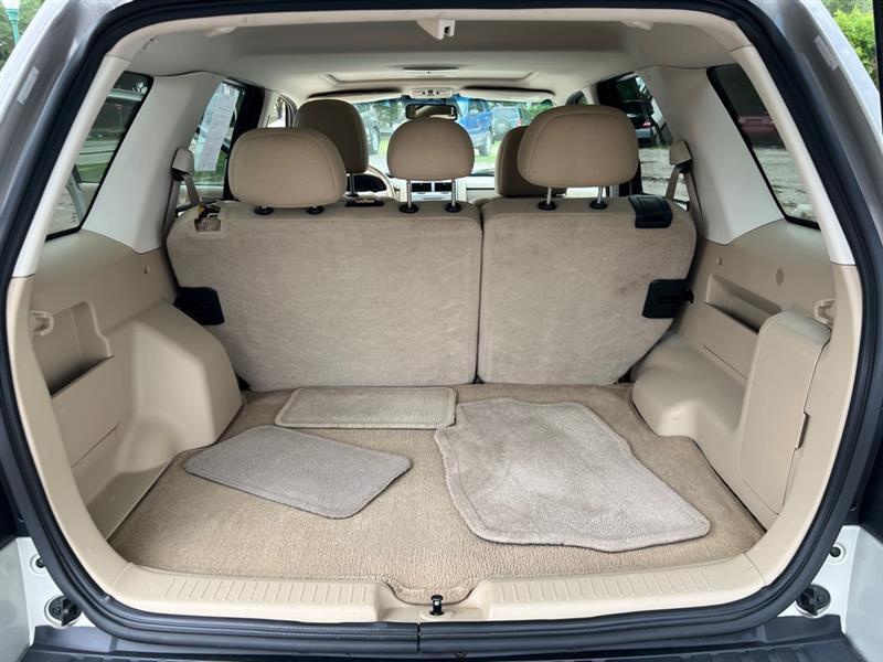 Ford Escape XLT FWD I4 2009