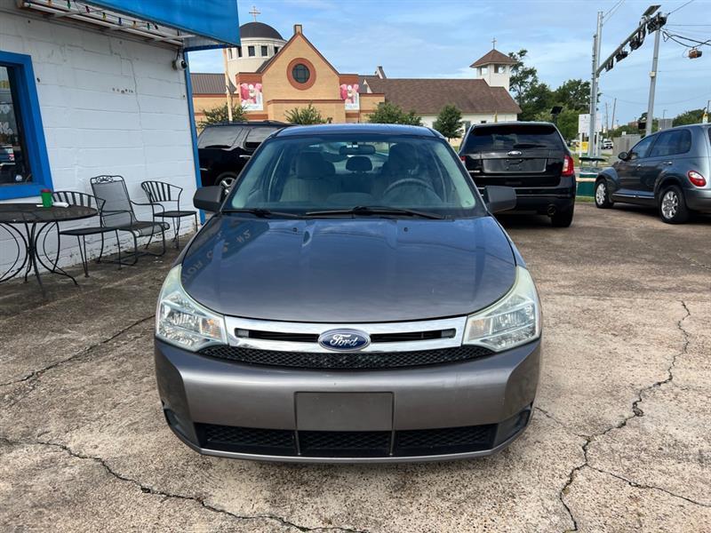 Ford Focus SE Sedan 2011