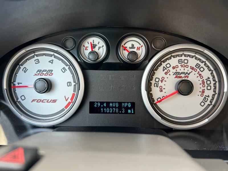 Ford Focus SE Sedan 2011