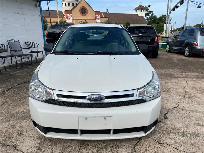 Ford Focus SE Sedan 2010