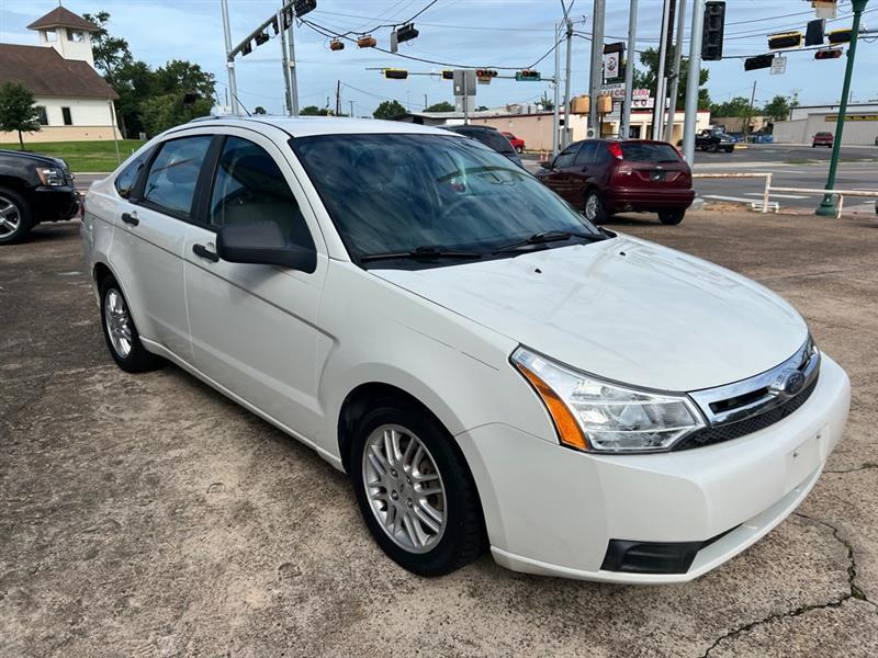 Ford Focus SE Sedan 2010