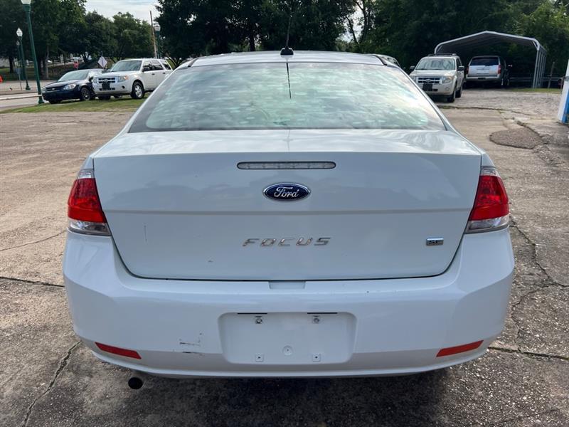 Ford Focus SE Sedan 2010