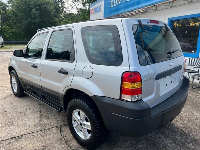 Ford Escape XLS 2WD 2005