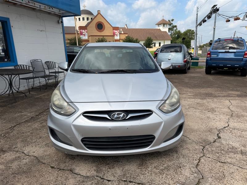 Hyundai Accent GLS 4-Door 2012