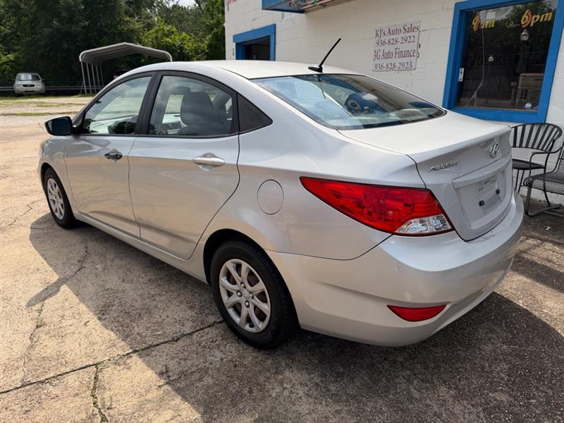 Hyundai Accent GLS 4-Door 2012