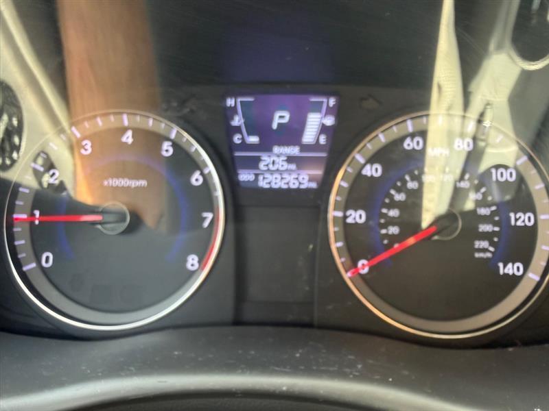 Hyundai Accent GLS 4-Door 2012