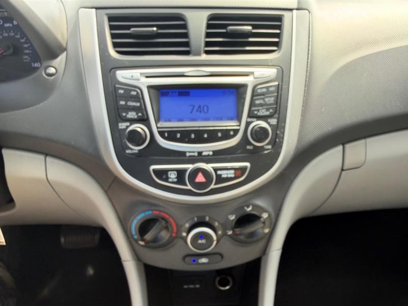 Hyundai Accent GLS 4-Door 2012