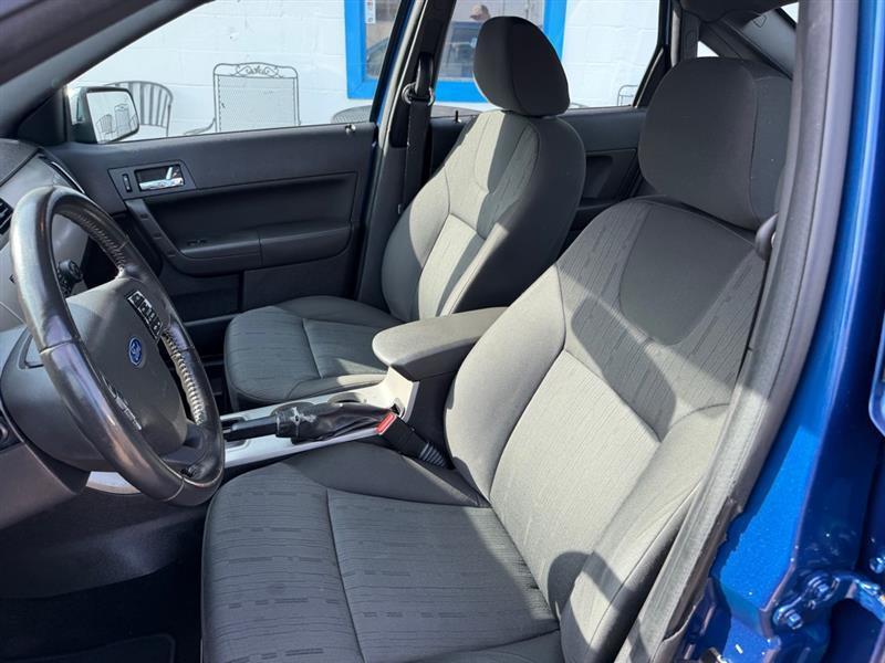 2008 Ford Focus SE - Photo 7