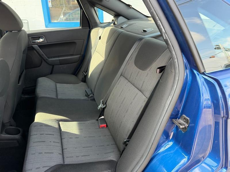 2008 Ford Focus SE - Photo 8