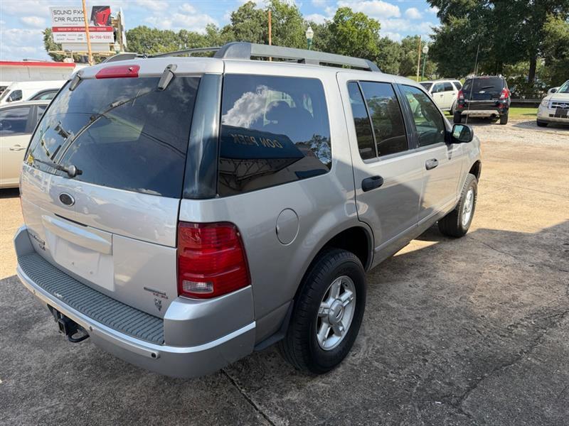 Ford Explorer XLT 4.6L 2WD 2005