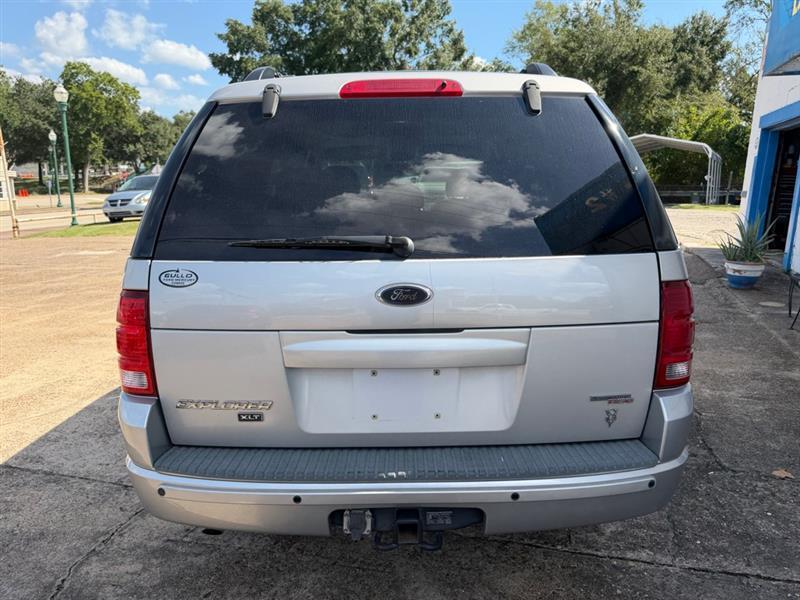 Ford Explorer XLT 4.6L 2WD 2005