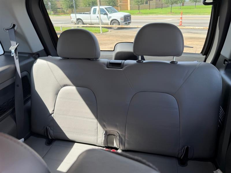 Ford Explorer XLT 4.6L 2WD 2005