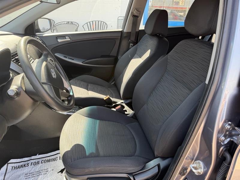2016 Hyundai Accent SE - Photo 6