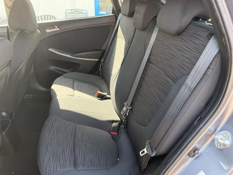 2016 Hyundai Accent SE - Photo 7