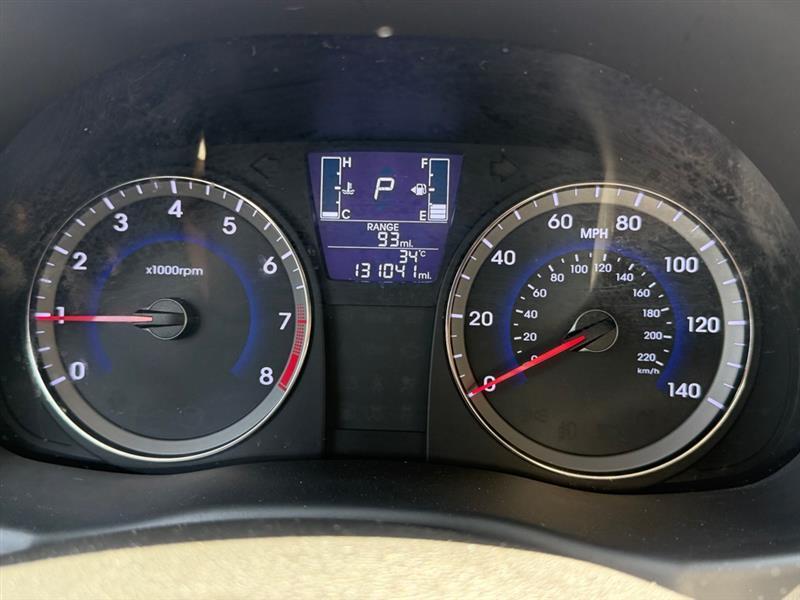2016 Hyundai Accent SE - Photo 9
