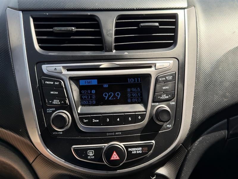 2016 Hyundai Accent SE - Photo 10