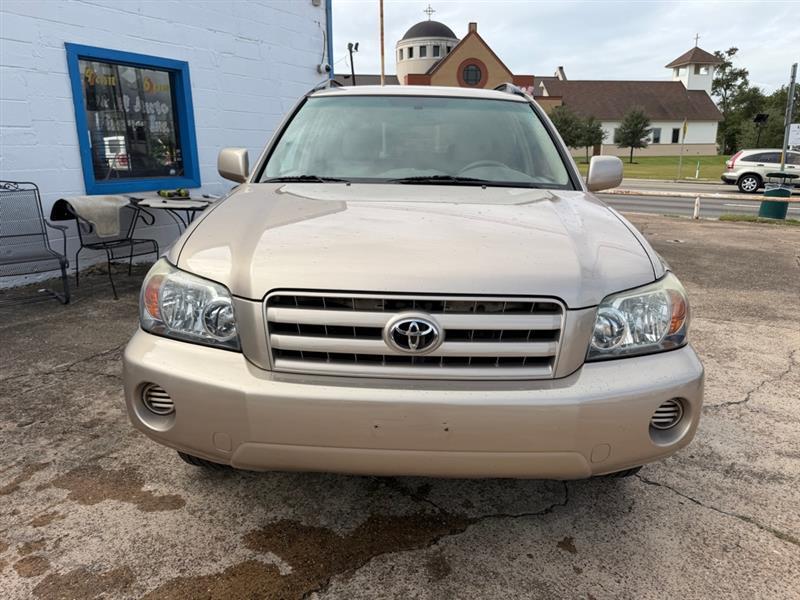 Toyota Highlander V6 2WD with 3rd-Row Seat 2004