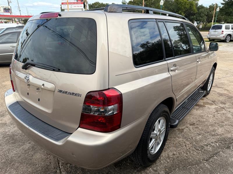 Toyota Highlander V6 2WD with 3rd-Row Seat 2004