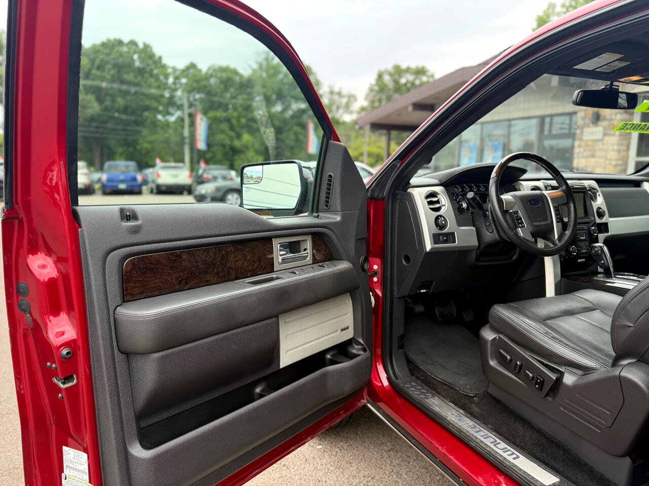 2013 Ford F-150 XLT photo 8