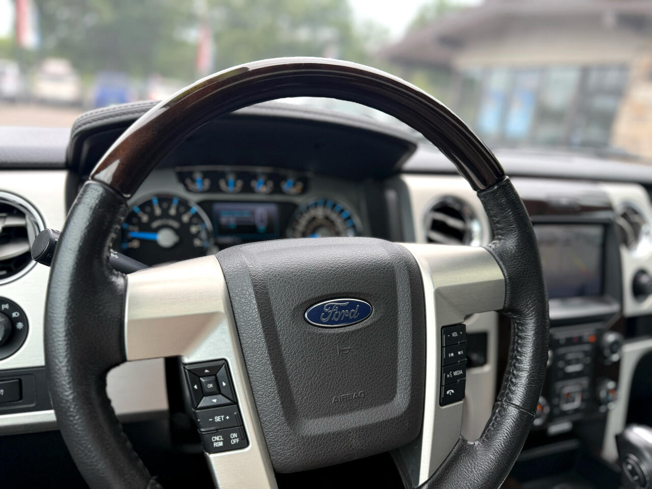 2013 Ford F-150 XLT photo 14