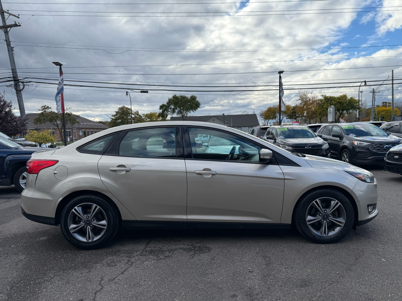 Ford Focus SE Sedan 2017