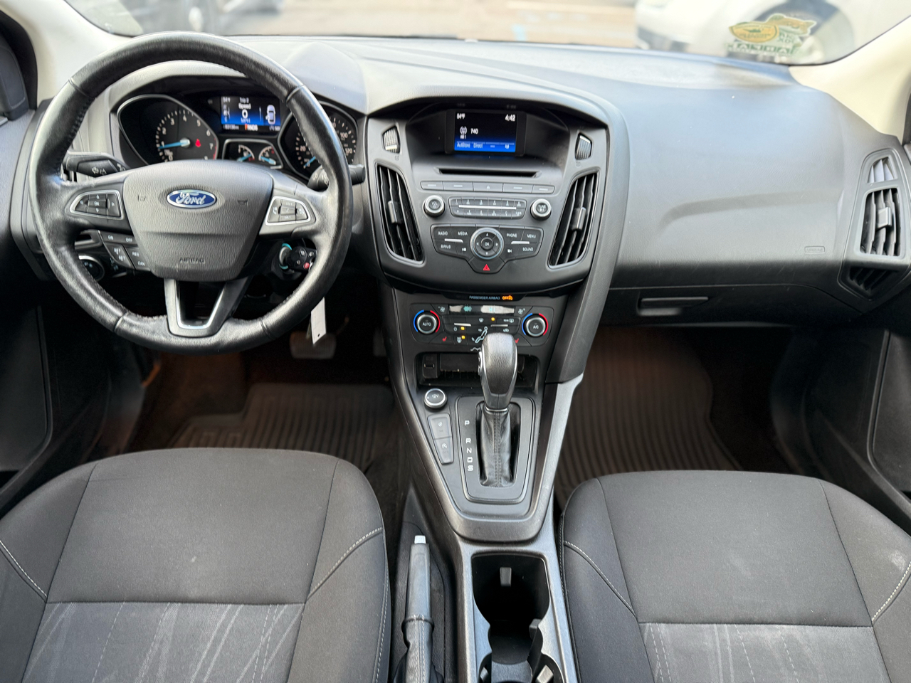 Ford Focus SE Sedan 2017