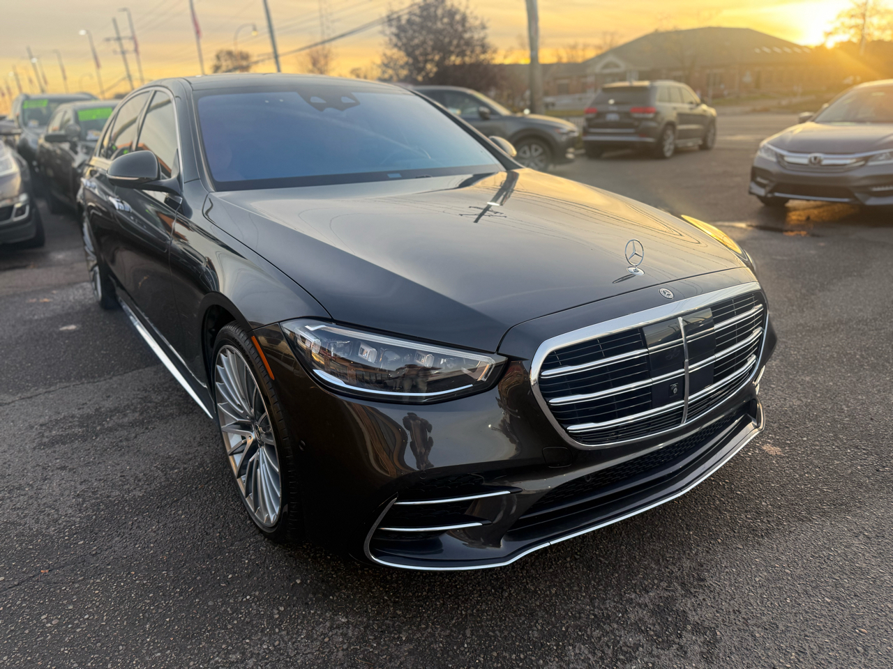 2023 Mercedes Benz S 580 4MATIC photo 3