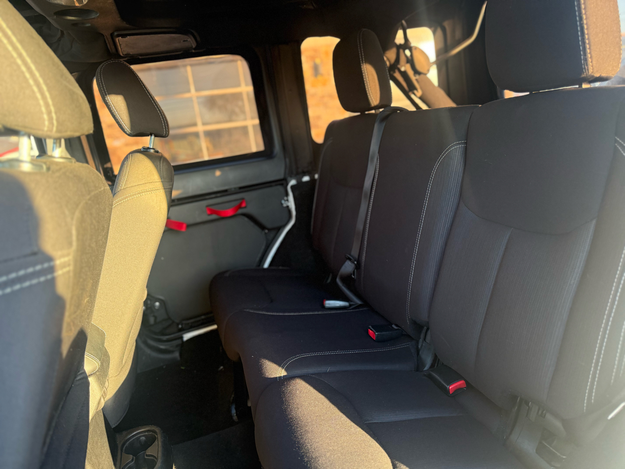 Jeep Wrangler Unlimited Sahara 4WD 2015