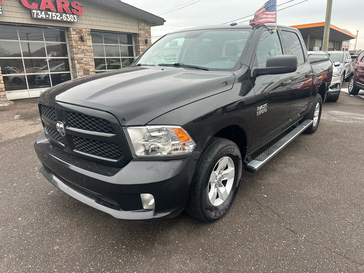 RAM 1500 Tradesman Crew Cab SWB 4WD 2018